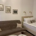Lily Apartmani