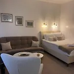 Lily Apartmani